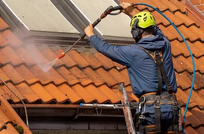 Démoussage et hydrofuge de toiture à Oulles